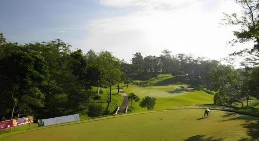 Taman Dayu Golf Club And Resort Prigen Bagian luar foto